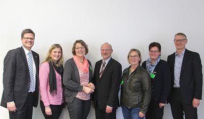 Im Gespräch: Mark Barjenbruch, KVN, Lara Scholz, Niedersächsische Landjugend, Heike Schnepel, NLV, Rolf Hufenbach, KVN, Heide von Limburg, NLV, Frieda Wolbert, LandFrauenverband Weser-Ems, Thorsten Schmidt, KVN Foto: NLV