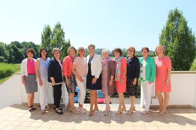 Der neue Vorstand des NLV: Sandra Lemmermann, Marita Eschenhorst, Dörte Stellmacher, Heike Schnepel, Bettina Brenning, Elisabeth Brunkhorst, Sabine Erle, Catarina Köchy, Karin Plate, Anne-Dörthe Neumann und Ilka Holsten-Poppe (v. li)